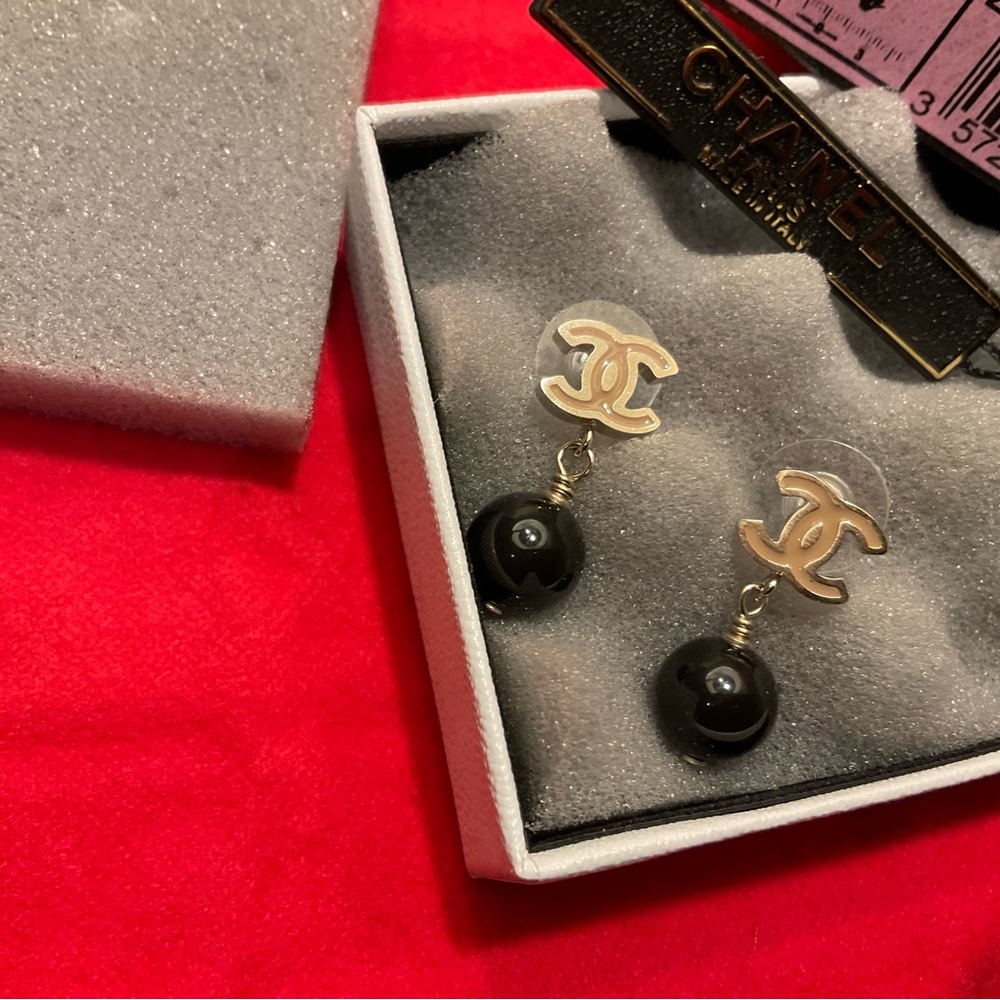 Chanel  authentic earring gift 🎁 set